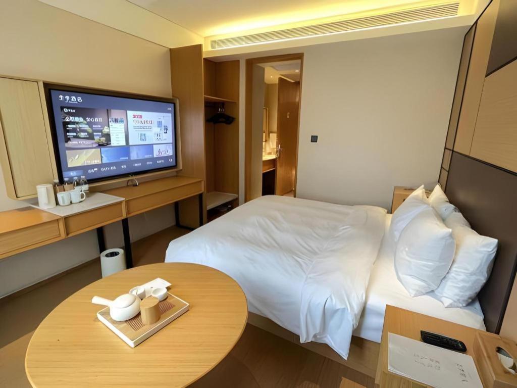 Ji Hotel Shanghai The Bund Tiantong Road Exterior photo