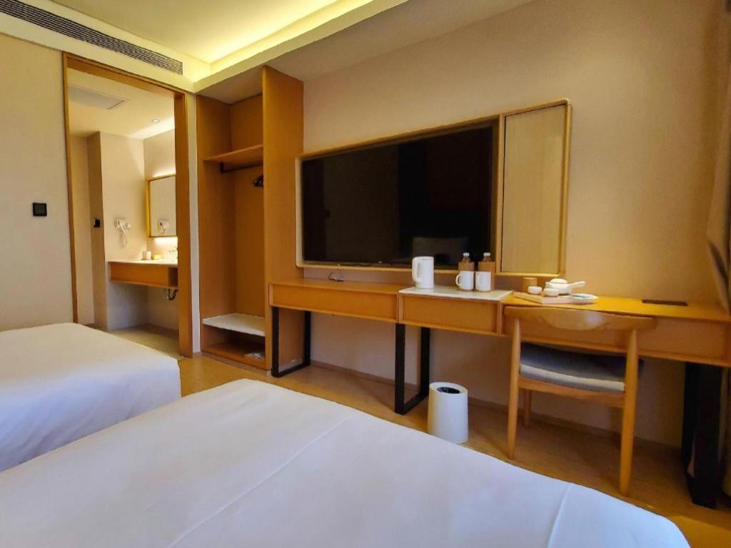 Ji Hotel Shanghai The Bund Tiantong Road Exterior photo