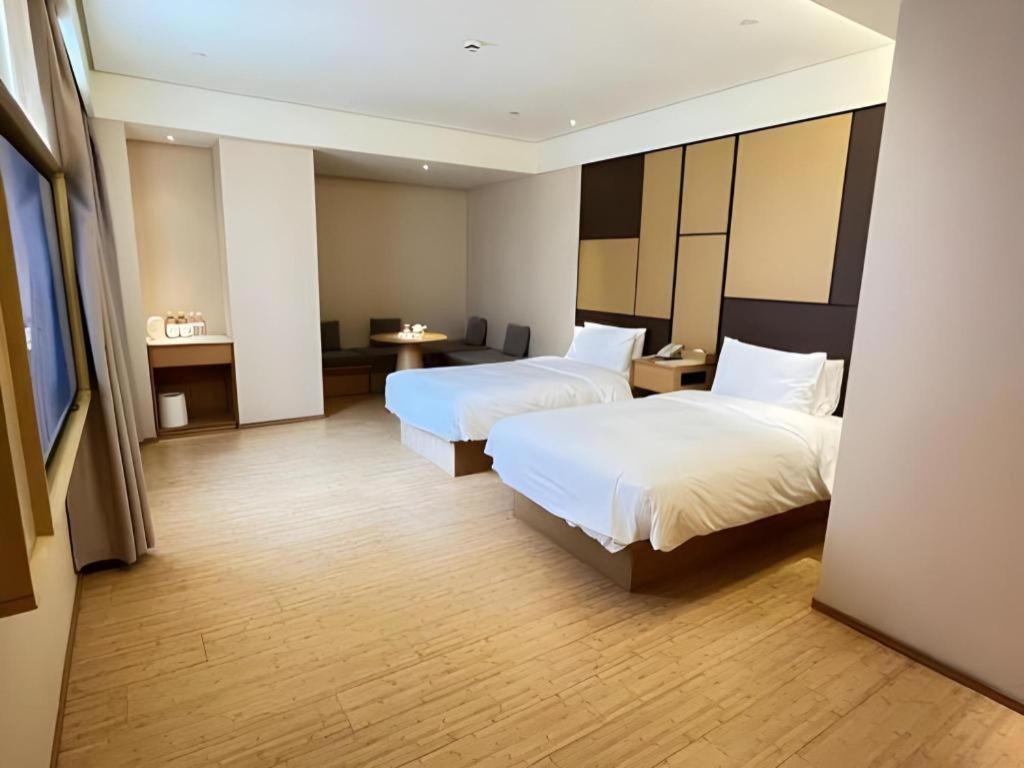 Ji Hotel Shanghai The Bund Tiantong Road Exterior photo
