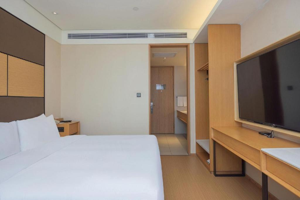 Ji Hotel Shanghai The Bund Tiantong Road Exterior photo